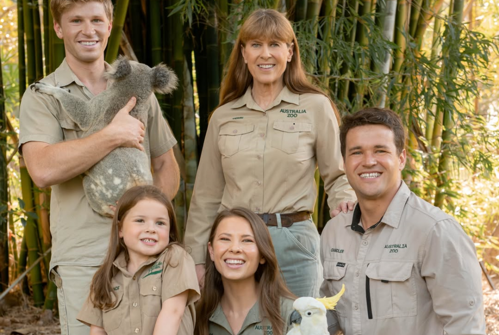 “Grateful Everyday” Bindi Irwin Shares Wholesome Family Photos