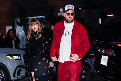 Taylor Swift and Travis Kelce Enjoy Rainy Date Night in NYC